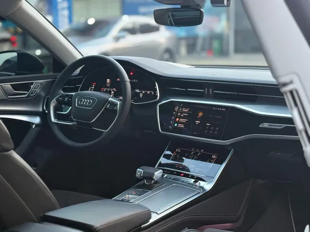 Audi A7L — Фото автомобиля 9