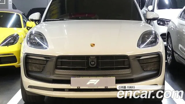 Porsche Macan — Фото автомобиля 3