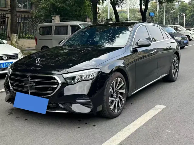 Mercedes-Benz E-Class — Фото автомобиля 11