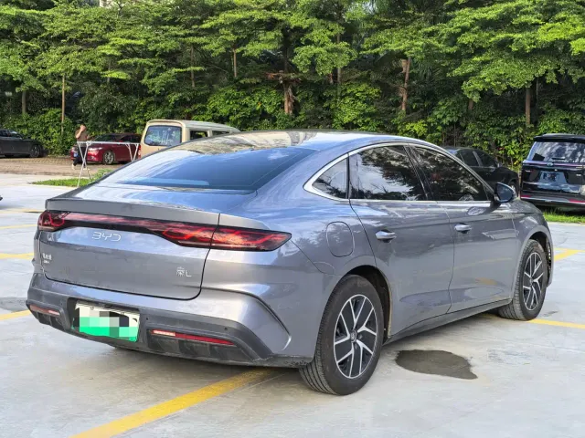 BYD Qin L — Фото автомобиля 9