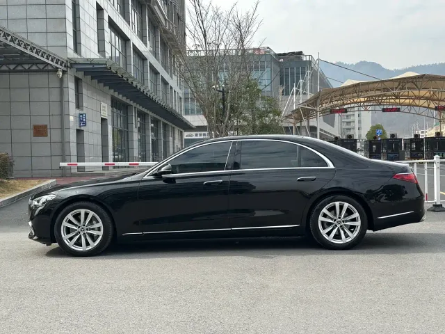 Mercedes-Benz S-Class — Фото автомобиля 4