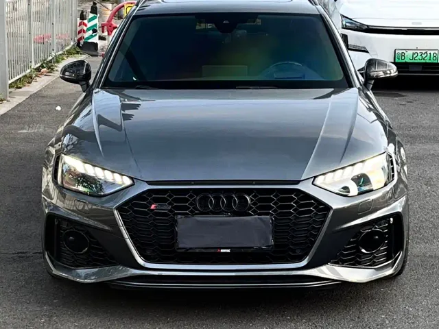 Audi RS 4 — Фото автомобиля 2
