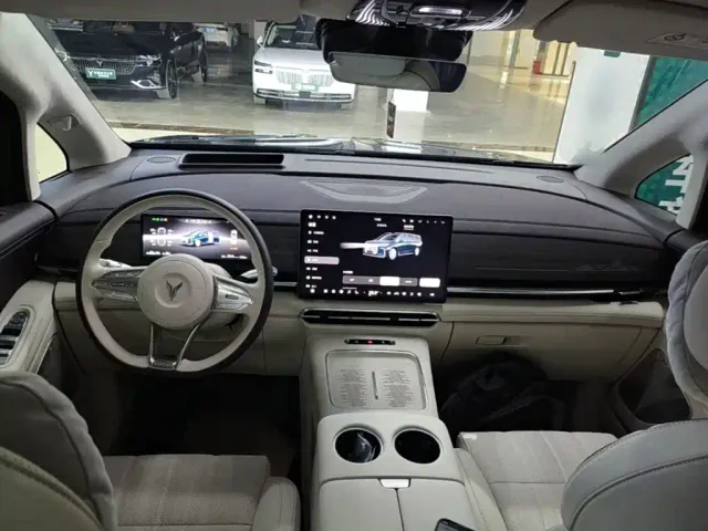 Voyah Dreamer — Фото автомобиля 9