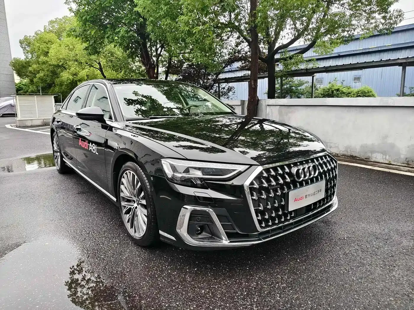Audi Audi A8 2024 Model A8L 50 TFSI quattro Executive — Фото автомобиля 3