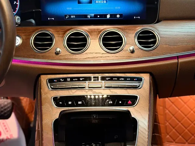 Mercedes-Benz E-Class — Фото автомобиля 14