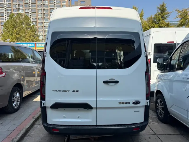 Ford Transit — Фото автомобиля 10