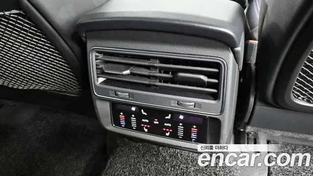 Audi Q8 55 TFSI quattro Premium — Фото автомобиля 18