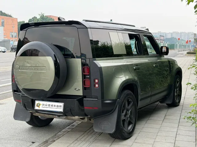 Land Rover Defender — Фото автомобиля 5