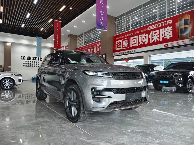 Land Rover Range Rover Sport — Фото автомобиля 3