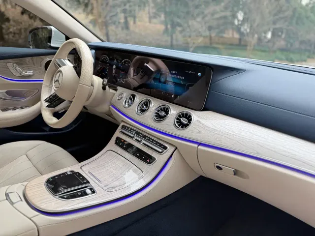 Mercedes-Benz E-Class — Фото автомобиля 18