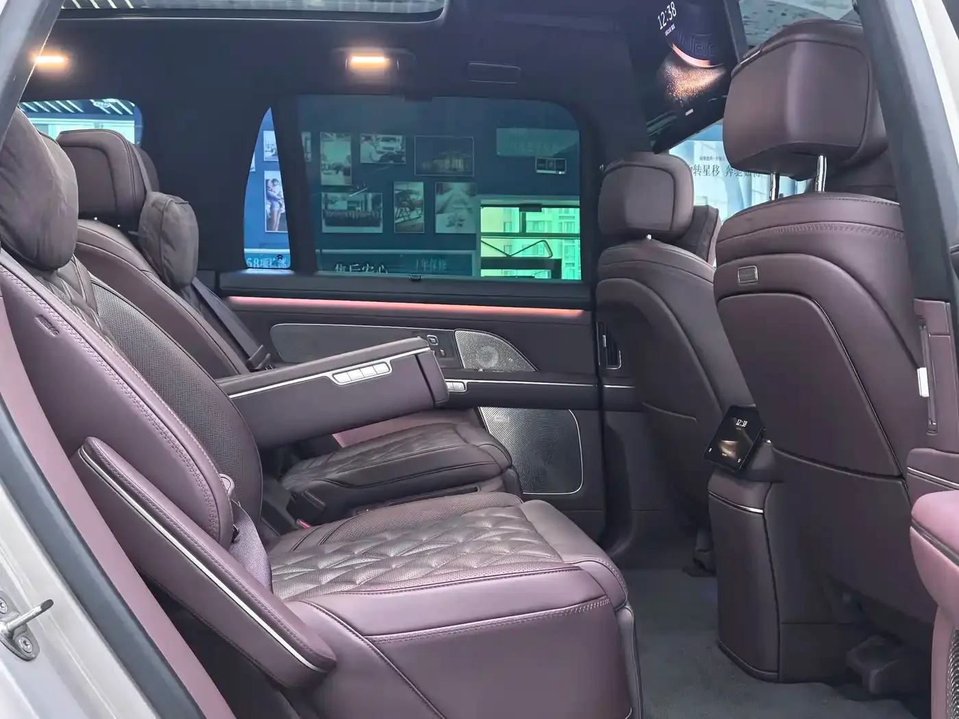 NIO NIO ES8 2025 Base Model — Фото автомобиля 16