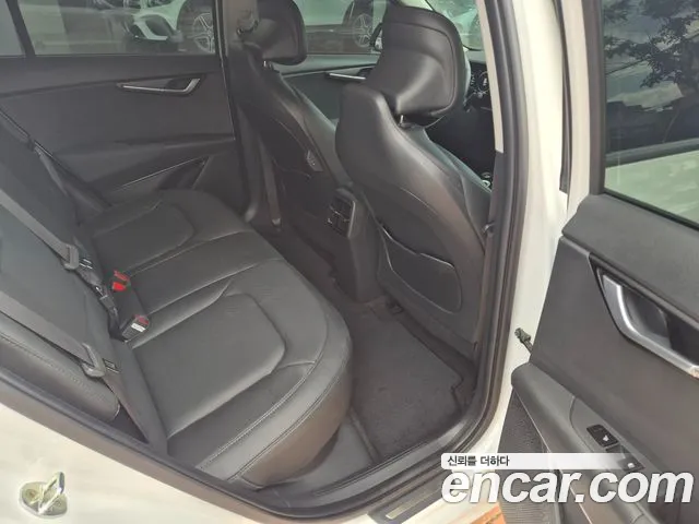 Kia Niro — Фото автомобиля 19