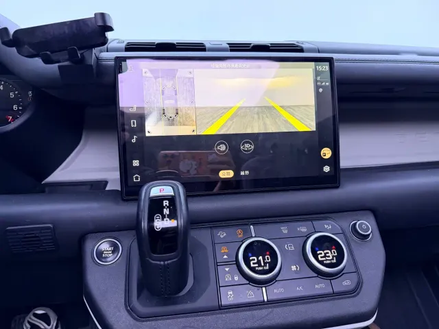 Land Rover Defender — Фото автомобиля 14