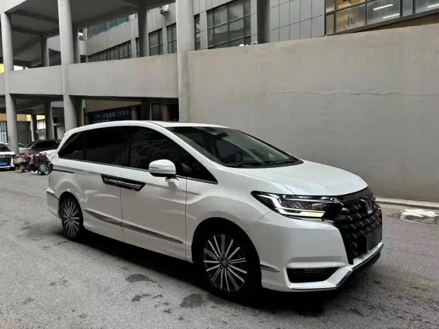 Honda Elysion — Фото автомобиля 3