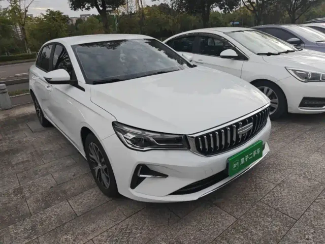 Geely Emgrand — Фото автомобиля 3