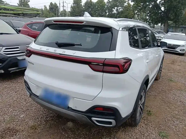 Chery Tiggo 8 — Фото автомобиля 6