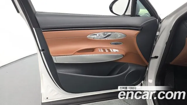 Genesis GV70 2.5T Бензин AWD — Фото автомобиля 24