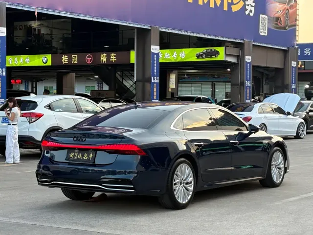 Audi A7L — Фото автомобиля 20