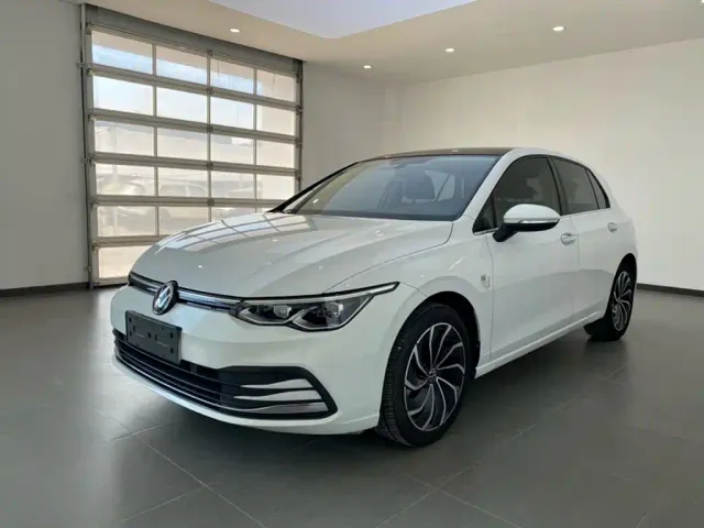 Фотография автомобиля — Volkswagen Golf