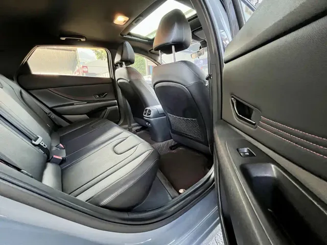 Hyundai Elantra — Фото автомобиля 10