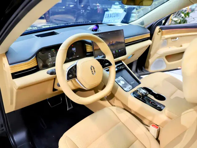 Aito M5 — Фото автомобиля 8