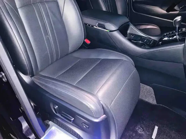 Lexus LM — Фото автомобиля 17