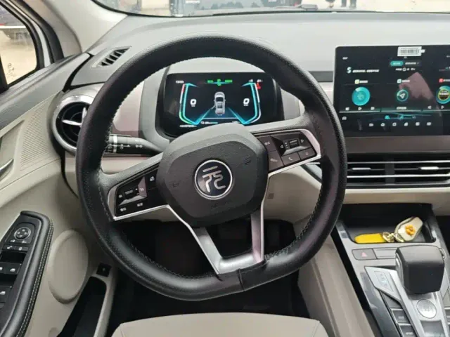 BYD Yuan Pro — Фото автомобиля 10