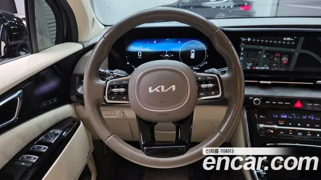 Kia Canival — Фото автомобиля 12