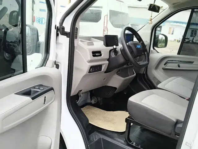 JMC E-Fushun — Фото автомобиля 11