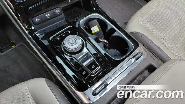 Kia Carnival Generation 4 — Фото автомобиля 12