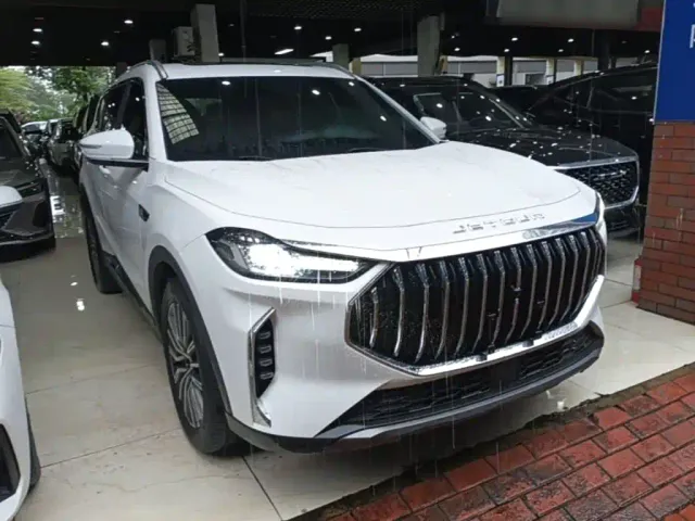Jetour X70 Plus — Фото автомобиля 3