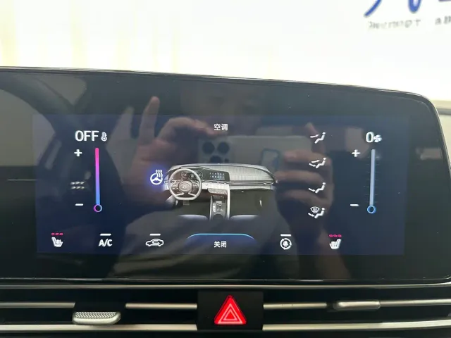 Hyundai Elantra — Фото автомобиля 14