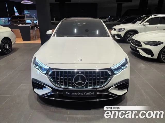 Mercedes-Benz E-Class — Фото автомобиля 3