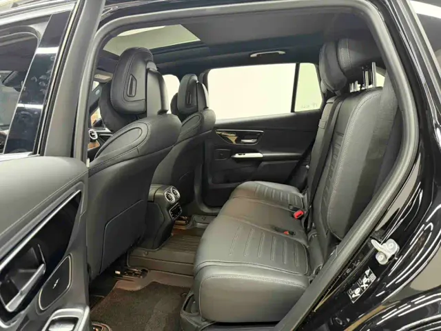 Mercedes-Benz Mercedes-Benz GLC 2023 Facelift GLC 300 L 4MATIC Sport 7-Seater — Фото автомобиля 15