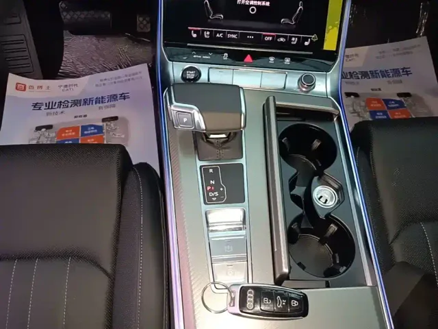 Audi A6L — Фото автомобиля 13