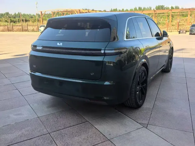 Li Auto L7 — Фото автомобиля 7
