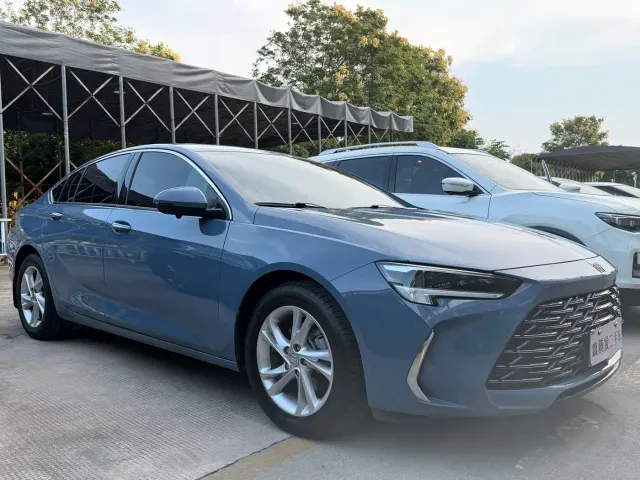 Buick Regal — Фото автомобиля 3