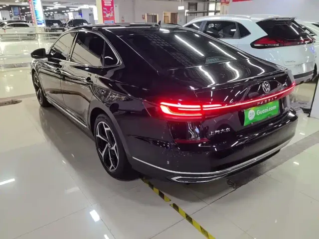 Volkswagen Passat — Фото автомобиля 4