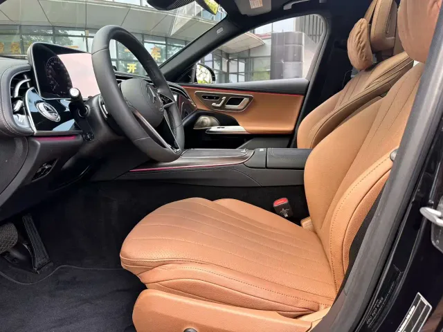 Mercedes-Benz E-Class — Фото автомобиля 6
