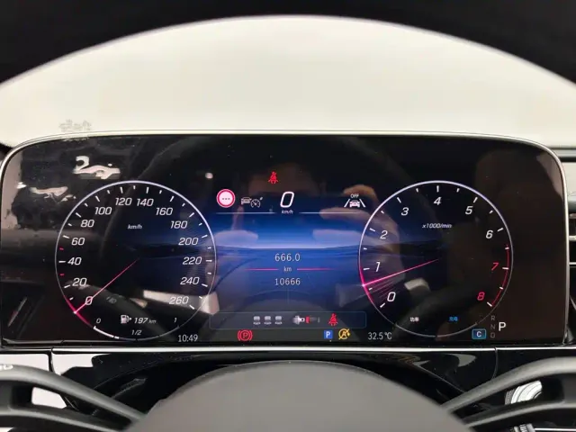 Mercedes-Benz E-Class — Фото автомобиля 14