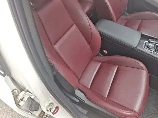 Mazda Axela — Фото автомобиля 24