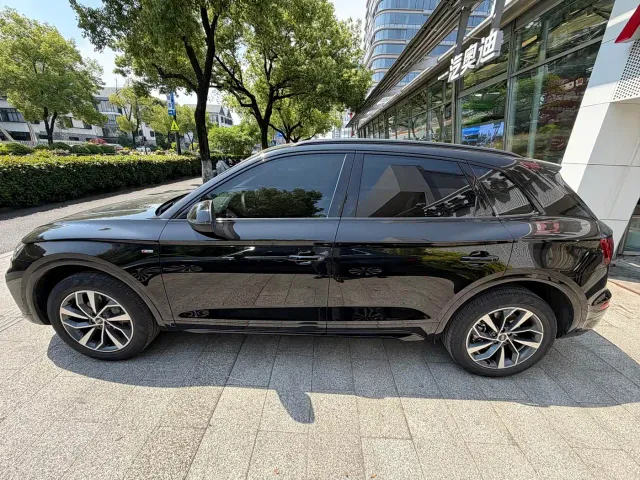 Audi Q5L — Фото автомобиля 4