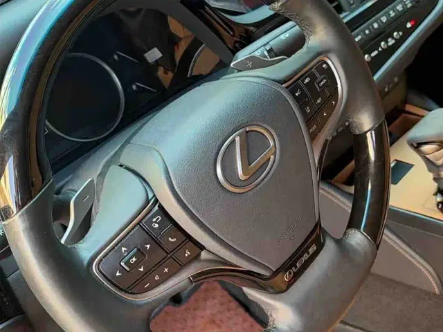 Lexus ES — Фото автомобиля 7