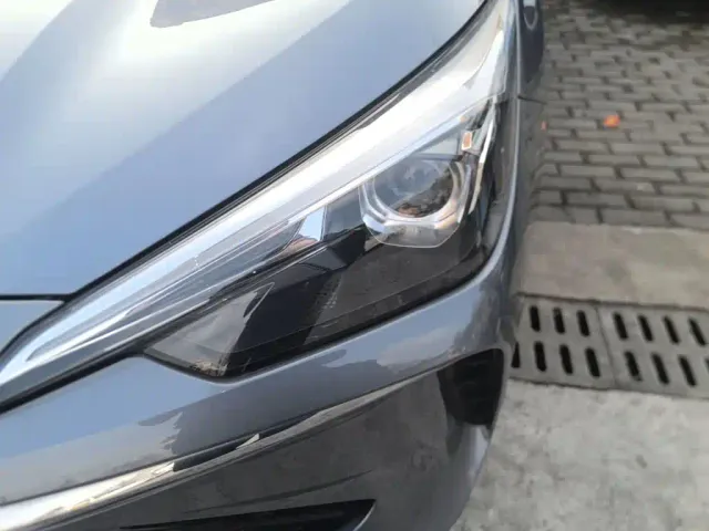 Roewe i5 — Фото автомобиля 23