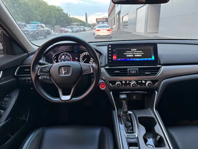 Honda Accord — Фото автомобиля 9