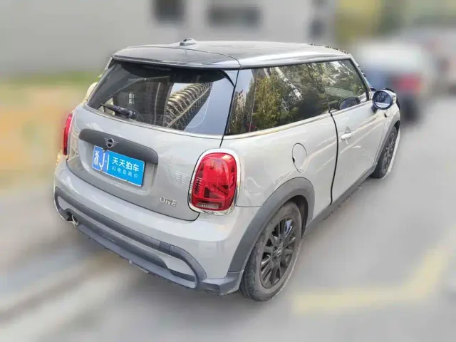 MINI MINI 2022 Facelift 1.5T ONE — Фото автомобиля 5