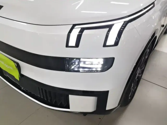 Lynk & Co 900 — Фото автомобиля 23