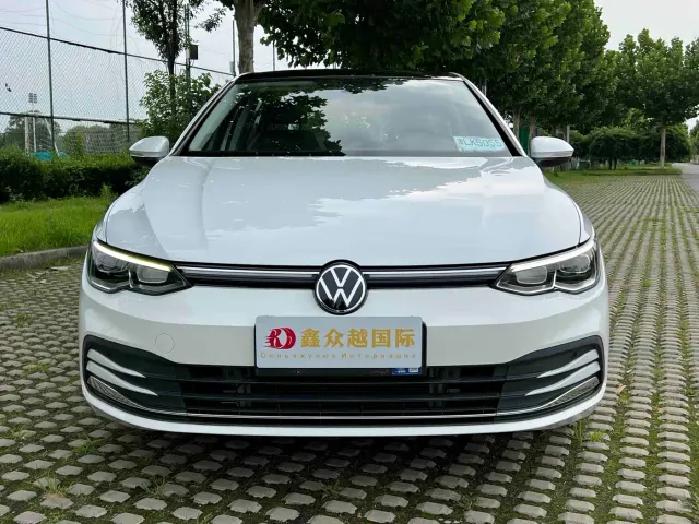 Volkswagen Golf — Фото автомобиля 2