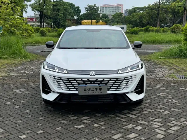 Changan Eado — Фото автомобиля 2