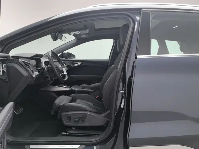 Audi Q4 e-tron — Фото автомобиля 10
